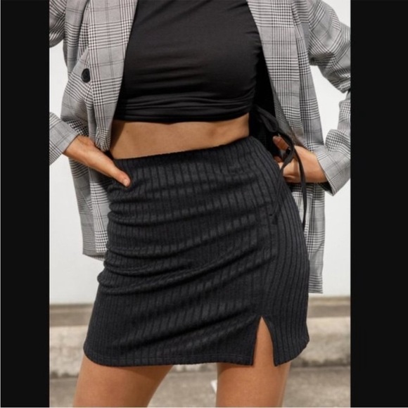 Princess Polly Black Human Movement Mini Skirt 0 - Picture 5 of 5